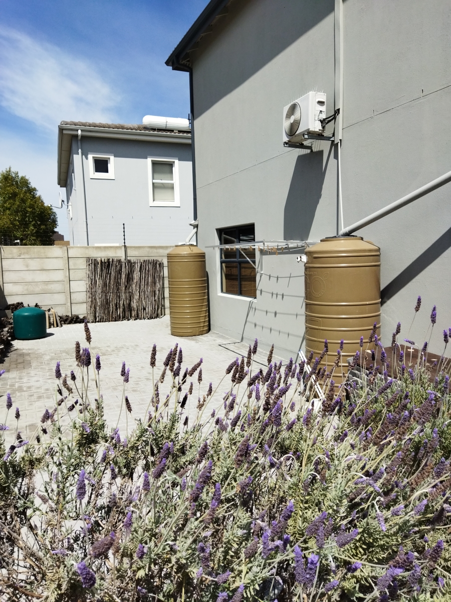 5 Bedroom Property for Sale in Parklands North Western Cape